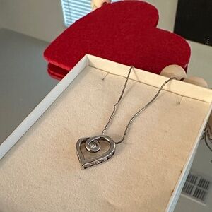 Chic Silver & diamond  Heart Necklace